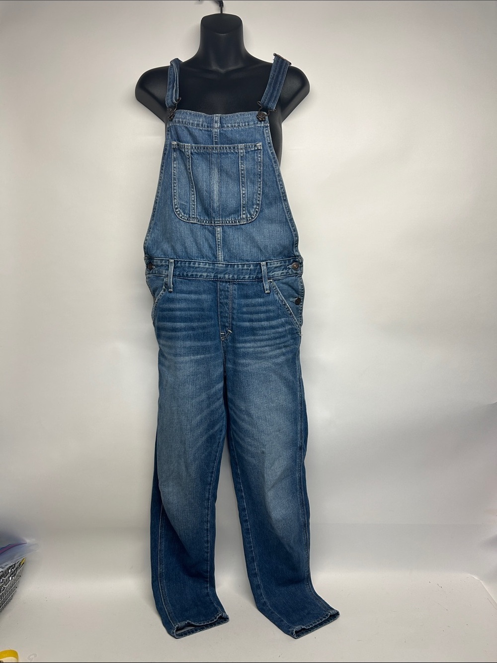 Abercrombie & Fitch Relaxed Blue Denim Overalls women’s size medium 100% cotton